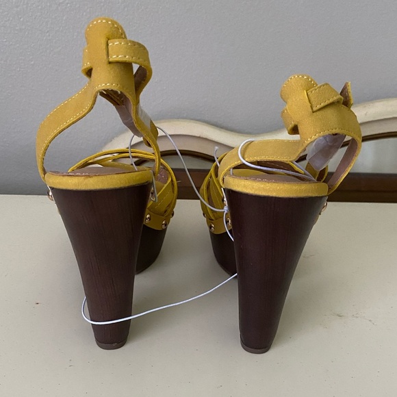 Women’s Yellow Platform Sandals - Picture 2 of 4